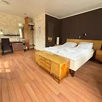 Pensionat Og Fjordcamping As 3*