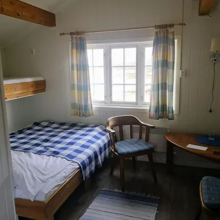 Ulvsvåg Og Fjordcamping As Gjestgiverier Ulsvåg