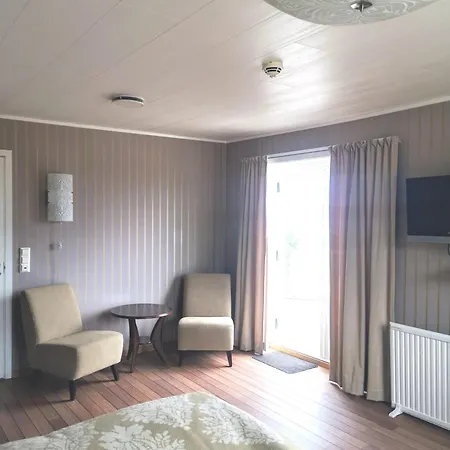 Gjestgiverier Ulvsvåg Og Fjordcamping As Ulsvåg