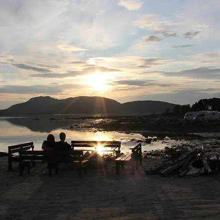 Gjestgiverier Ulvsvåg Og Fjordcamping As Ulsvåg